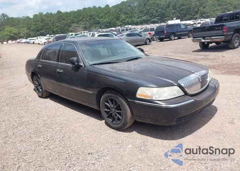 2003 Lincoln Town Car Signature из США, поврежденный, VIN 1LNHM82W03Y627175